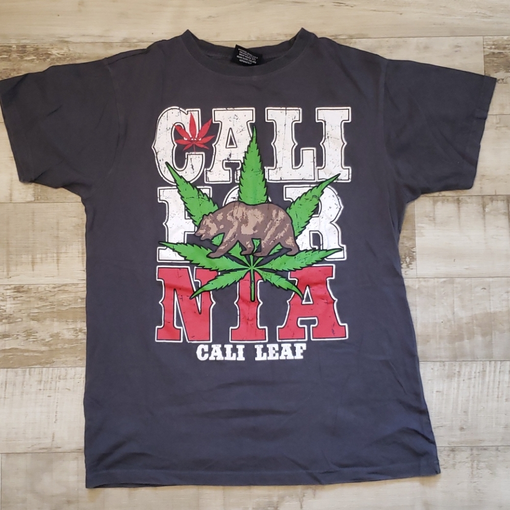 Cali Leaf Tee